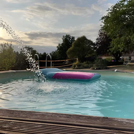 Сasa de vacaciones Dans Un Domaine Relaxant