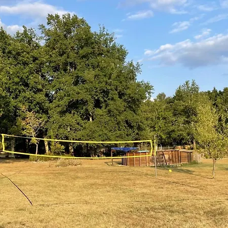 Dans Un Domaine Relaxant Monfaucon (Dordogne)