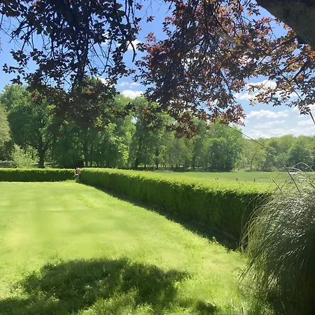Dans Un Domaine Relaxant Monfaucon (Dordogne)